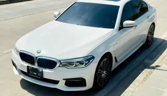 (จัดไฟแนนซ์เท่านั้น) รถมือเดียว ป้ายแดง ไมล์แท้ BMW 530e 2.0 M SPORT PLUG IN HYBRID LCI G30 ปี 2019 