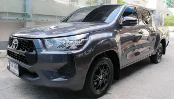 2025 TOYOTA REVO DOUBBLECAB 2.4 ENTRY Z EDITION (ยูโร5) เกียร์ธรรมดา สีเทา วิ่งน้อย 6,053 กม สวย 