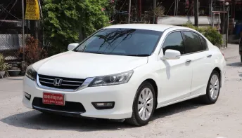 2014 Honda ACCORD 2.0 รถเก๋ง 4 ประตู ดาวน์ 0% ผ่อนประมาณ 7,000.-/6ปี