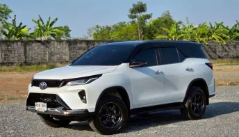TOYOTA FORTUNER 2.4 LEADER V (2WD) ปี 2023 รถครอบครัวสุดหรู ภายในกว้าง ดูแลง่าย พร้อมลุยทุกเส้นทาง