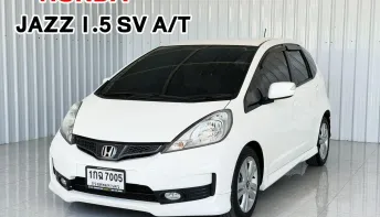 ตัวท๊อป รถบ้าน Honda JAZZ 1.5SV  i-VTEC รถเก๋ง 5 ประตู เกียร์ออโต้