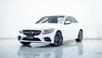 2B348 MERCEDES-BENZ C-CLASS C300e AMG DYNAMIC W205 AT 2024
