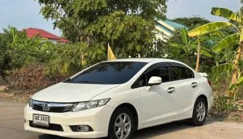 Honda Civic FB 1.8 E สีขาว ปี 2012