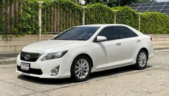 TOYOTA CAMRY ALL NEW 2.5 HYBRID (DVD) ปี 2013 สีขาวมุก