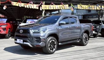 TOYOTA  HILUX  REVO 2.4 DOUBLE CAB HIGH ปี 2022