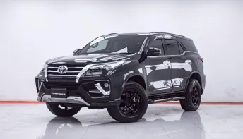 1F157 TOYOTA FORTUNER 2.4 V 2WD AT 2017