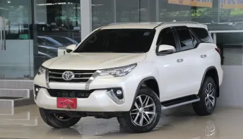 Toyota Fortuner 2.4 V ปี2017 รถบ้านแท้ ใช้น้อย8x,xxxโล เข้าศูนย์ตลอด สวยเดิมทั้งคัน ออกรถ0บาท