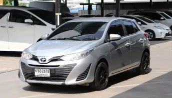 2020 Toyota YARIS 1.2 E รถเก๋ง 5 ประตู 