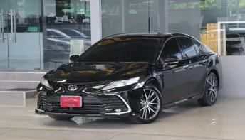Toyota CAMRY 2.5 premium ปี 2023 รถบ้านมือเดียว ใช้น้อย3x,xxx โล เข้าศูนย์ตลอด ออกรถ0บาท