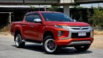 Mitsubishi Triton 2.4Gls 4ประตู เกียร์Auto สีส้ม 2019