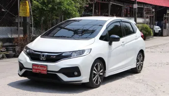 2019 Honda JAZZ 1.5 i-VTEC รถเก๋ง 5 ประตู ผ่อน 9,000.-/6 ปี