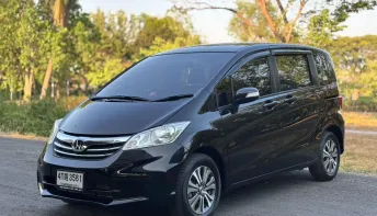 Honda Freed 1.5 E ปี 2013 รถครอบครัว 7 ที่นั่ง สภาพสวย