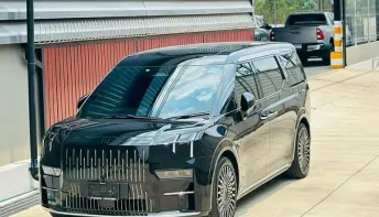 ป้ายแดง รถมือเดียว ไมล์แท้ 3x,xxx ZEEKR 009 Flagship 6-Seaters Dual Motors AWD 2024 แท้ จด 2025 