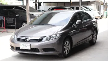 2014 Honda CIVIC 1.8 i-VTEC รถเก๋ง 4 ประตู 