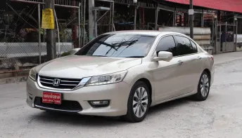 2013 Honda ACCORD 2.4 รถเก๋ง 4 ประตู รถบ้านแท้ ผ่อน7,000.-