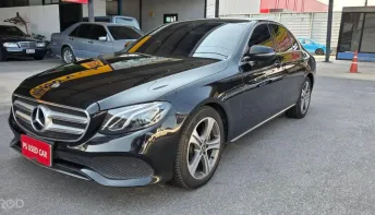 ฟรีเงินดาวน์ เครื่องยนต์ดีเซล รถสภาพสวยพร้อมใช้ครับ Mercedes-Benz E220d AMG SPORT (W213) ปี 2019
