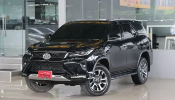 2022 Toyota Fortuner 2.4 Leader G ปี 2022 ไมล์น้อยเข้าศูนย์ตลอด รถบ้านมือเดียว สวยเดิมทั้งคัน ฟรีดาว