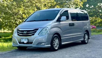 HYUDAI H-1 2.5 EXCUTIVE ปี 2015