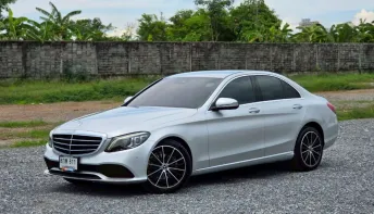 MERCEDES-BENZ C220d Exclusive [W205] Facelift ปี 2019 ซีดานหรู เครื่องดีเซลสุดประหยัด ออฟชั่นจัดเต็ม