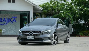 Mercedes-Benz CLA200 Urban W117 AT 2017
