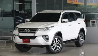 Toyota Fortuner 2.4 V ปี 2016 รถบ้านมือเดียว เข้าศูนย์ตลอด สวยเดิมทั้งคัน ออกรถ 0บาท