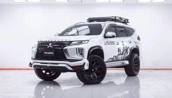 1F476 MITSUBISHI PAJERO 2.4 GT PREMIUM 4WD AT 2022