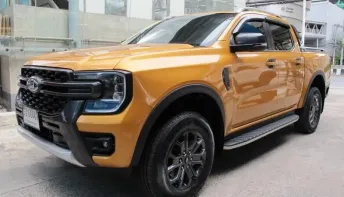 2024 FORD RANGER DOUBBLE CAB 2.0 TURBO WILDTRAK เกียร์ธรรมดา สีเหลือง  วิ่งน้อย 15,357 กม. รถสวยใหม่
