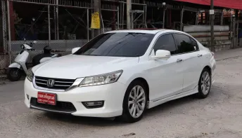 2013 Honda ACCORD 2.4 ซันรูฟ เนวิ ผ่อน8,000.-/6 ปี