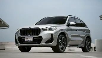 BMW X1 sDrive20i M Sport ปี 2024 SUV ไซส์เริ่มต้น แถมกล้องหน้ารถจากบีเอ็ม