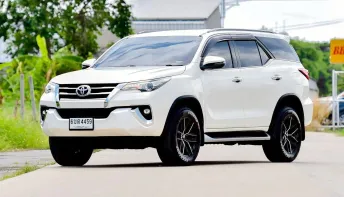 TOYOTA Fortuner 2.4 V 2WD 6A/T ปี 2019