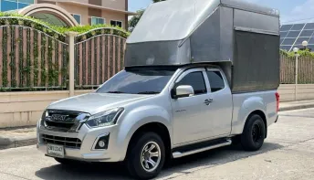 ISUZU D-MAX BLUE POWER SPACECAB HI-LANDER 1.9 DDI Z DVD (MNC) ปี 2017 เกียร์MT 6 Speed สภาพนางฟ้า