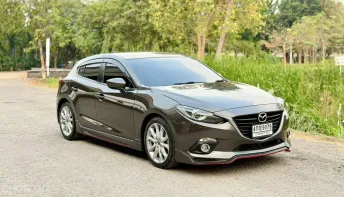 Mazda 3 Hatchback S Sports ปี 2015