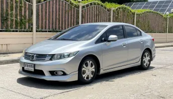 HONDA CIVIC 1.5 HYBRID ปี 2013 จดปี 2015 เกียร์AUTO สภาพนางฟ้า