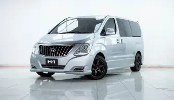 2B528 HYUNDA H-1 2.5 ELITE AT 2017