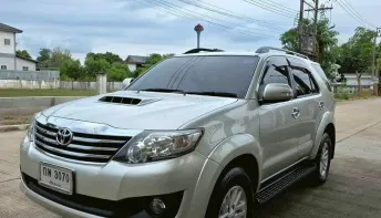 Toyota Fortuner 2.5 V 2013