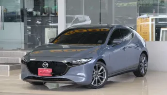 Mazda 3 2.0 SP Sports ปี 2021 รถบ้านมือเดียว ไมล์น้อยเข้าศูนย์ตลอด สวยเดิมทั้งคัน ออกรถ0บาท