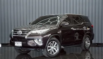 TOYOTA Fortuner 2.8 V 4x4 ปี 2015 สภาพดี