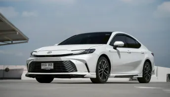 Toyota Camry HEV Premium Luxury ปี 2025 ประหยัดน้ำมันมาก รถบ้านแท้ สภาพป้ายแดง ออฟชั่นครบ