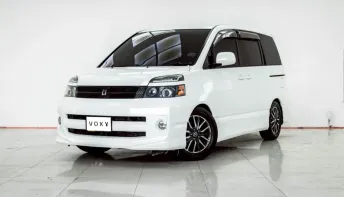 4B379 TOYOTA VOXY 2.0 AT 2017 ออกรถ 0 บาท