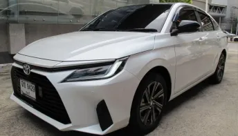 2025 TOYOTA YARIS ATIV 1.2 NIGHT SHADE รุ่นพิเศษ AUTO สีขาวมุก-หลังคาดำ วิ่งน้อย 8,509 กม. รถสวยใหม่