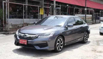 2016 Honda ACCORD 2.0 รถเก๋ง 4 ประตู รถบ้านแท้ ผ่อนเดือนละ 9,000.-