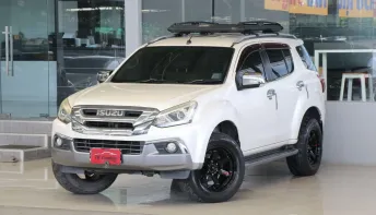 Isuzu MU-X 1.9 DVD ปี 2018 ไมล์น้อยมากก เข้าศูนย์ตลอด รถบ้านแท้ๆ สวยเดิมทั้งคันรับประกัน ออกรถ0บาท