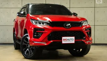 2022 Toyota FORTUNER 2.8 GR Sport Black Top 4WD Top ไมล์แท้ 3หมื่น รับประกันตัวรถ 5ปี150,000KM B2525