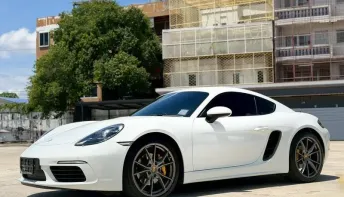 2018 Porsche 718 Cayman สีขาว