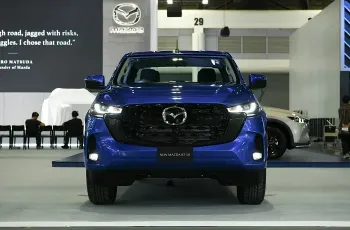 Mazda BT-50 Double Cab 4 ประตู DBL 2.2 XT HI-RACER 8AT สี Sailing Blue