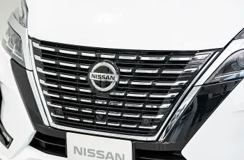 Nissan Serena รุ่น 2.0 S-Hybrid Highway Star