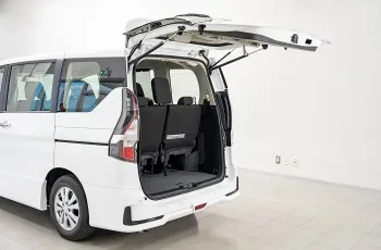 Nissan Serena รุ่น 2.0 S-Hybrid Highway Star