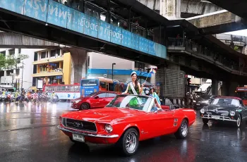 ประมวลภาพ รถโบราณร่วมขบวน Love Pride Parade 2025
