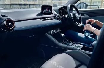 Mazda CX-3 Essential รุ่น SIGNATURE ราคา 899,000 บาท