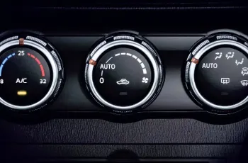 Mazda CX-3 Essential รุ่น ULTRA PLUS ราคา 829,000 บาท
